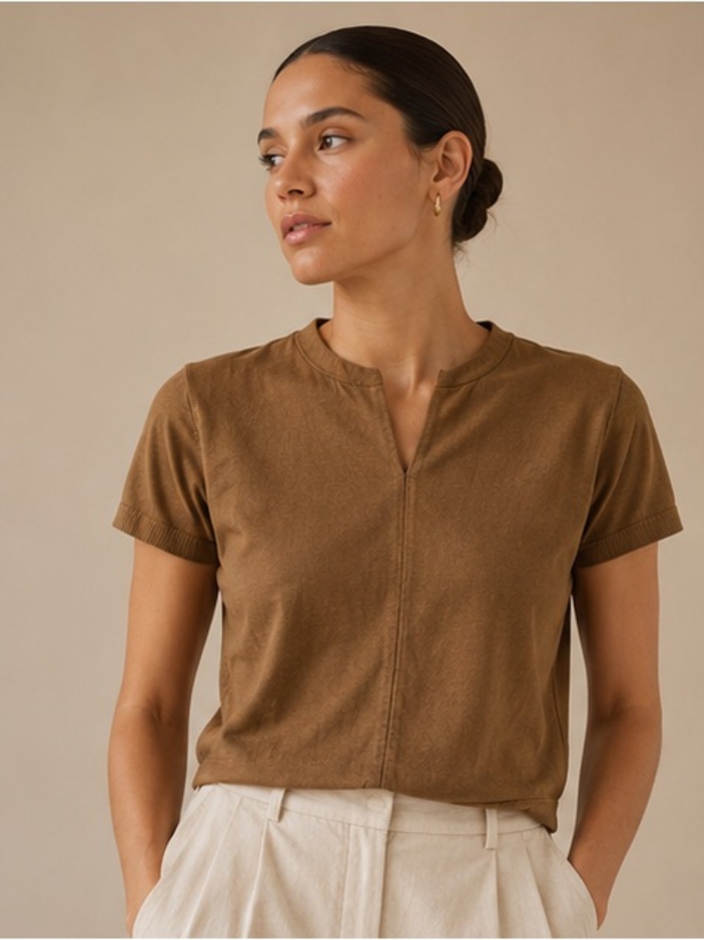 Evereve Cognac Faux Suede Cutout Neck Top Size Large